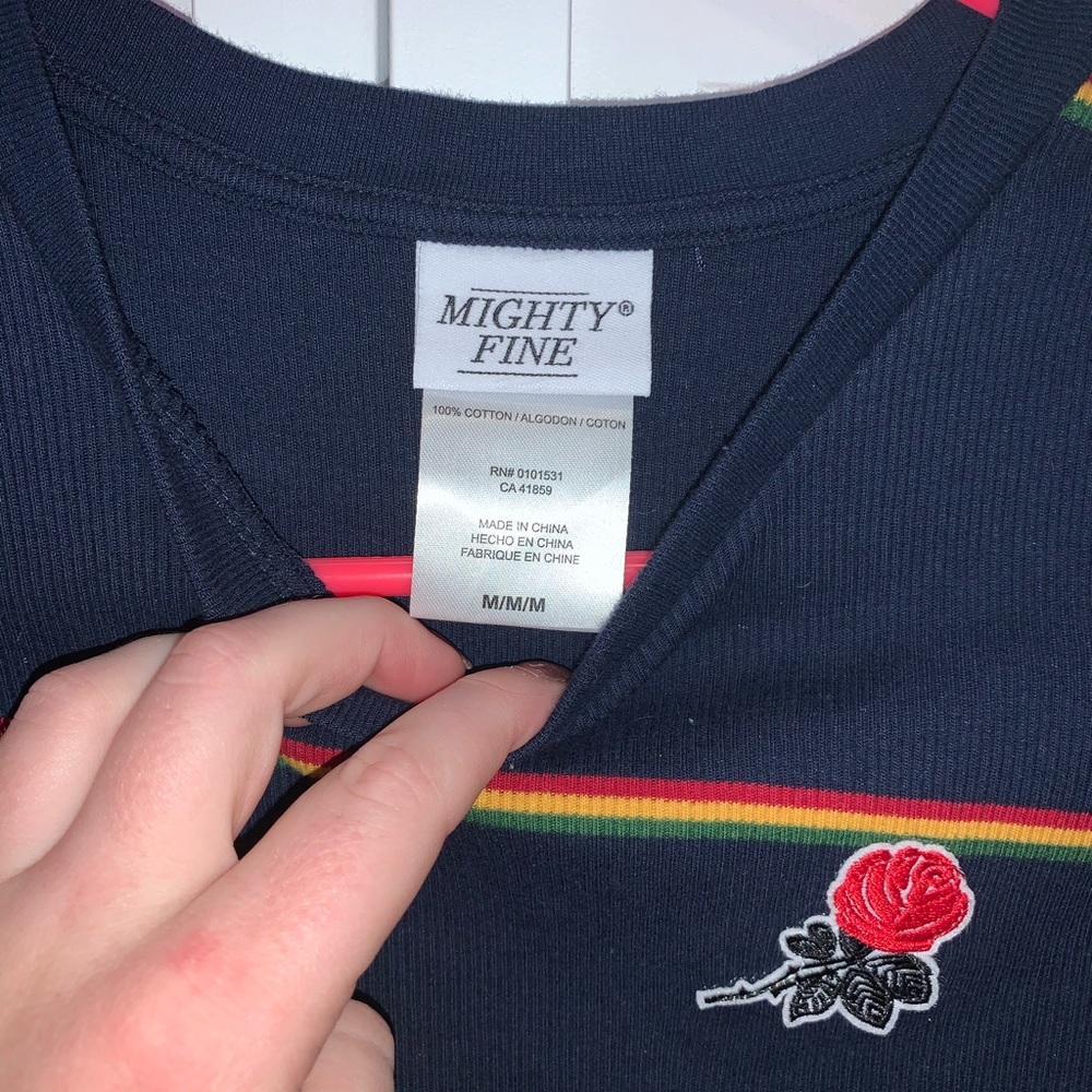 Crop top - Picture 2 of 2